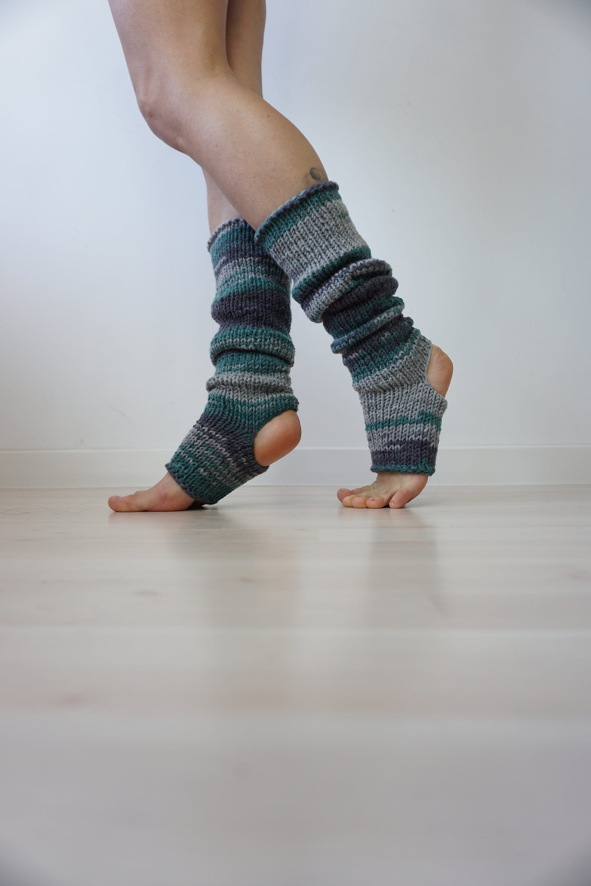 Paradox Yoga Socks pattern by 12 Little Things