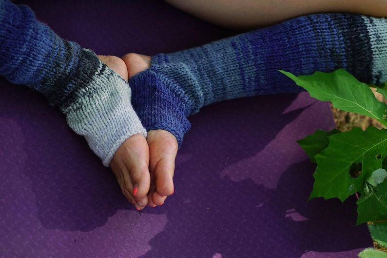 Hand Knit Yoga Leg Warmers, Open Heel Dance Socks, Blue Yoga Socks, Wool & Acrylic image 2