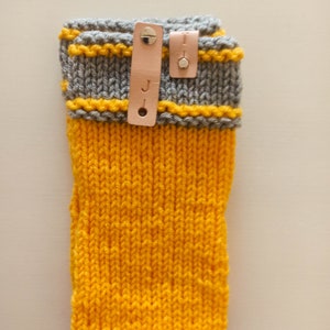 Chaussettes jaunes, cadeau personnalisé, chaussettes en tricot pour le yoga, tongs, chaussettes de yoga, chauffe-chevilles, cadeau yoga, jambières courtes, cadeau pour elle image 8