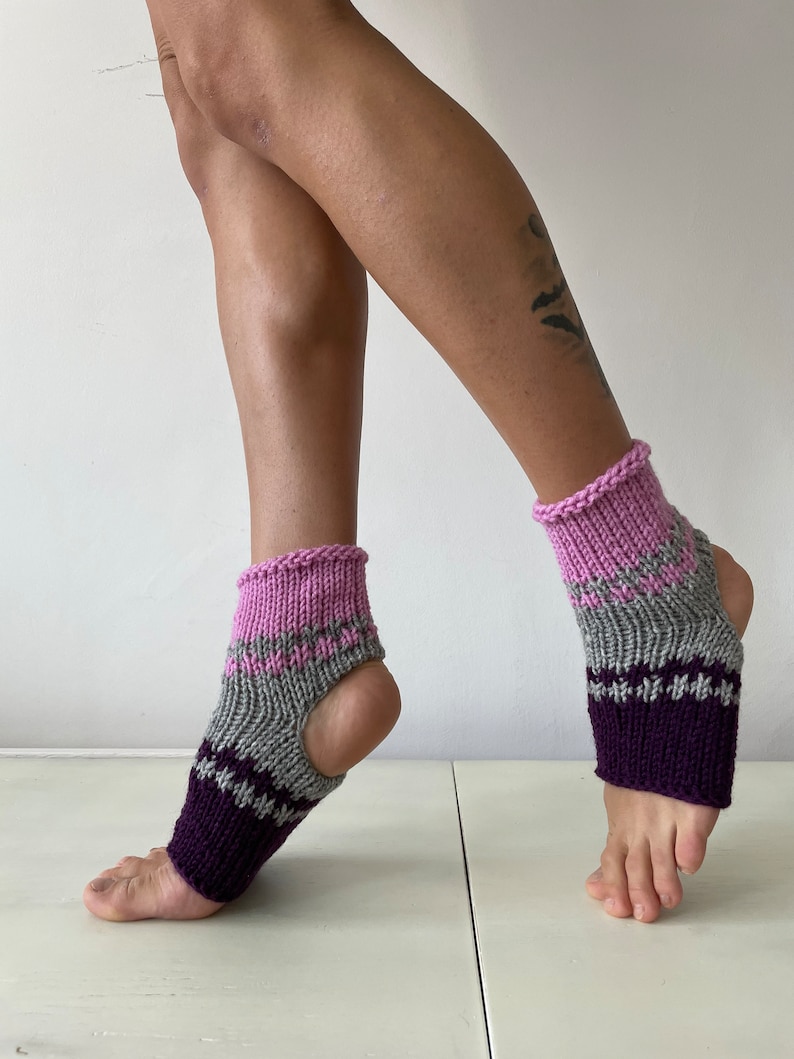 Yoga Socks, Winter Clothing, Yoga Accessories, Yoga Gift, Non Slip Toeless Socks, Flip Flop Socks, Ankle Warmers, Yoga Clothes Pink