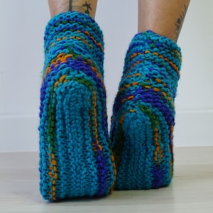 Natuurlijke wollen pantoffels, cadeau leraar, gebreide pantoffelsokken, gezellige pantoffels, indoorschoenen, pantoffels blauwe laars, brei cadeau, gebreide pantoffels