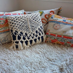 Dekorativer Kissenbezug, Boho Wohndekor, Hochzeitsdeko, Makramee Kissenbezug, Geschenk für Mama, Kissenbezug, Housewarming Geschenk für Sie