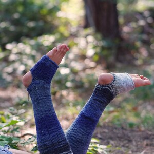 Hand Knit Yoga Leg Warmers, Open Heel Dance Socks, Blue Yoga Socks, Wool & Acrylic image 3