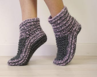Calcetines pantufla de lana tejidos a mano: mezcla de merino y mohair, color gris, ideales para el invierno.