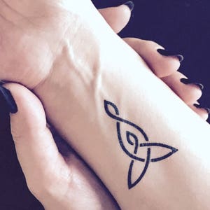 Symbole Celtique Pour La Maternite Tatouage Temporaire Etsy