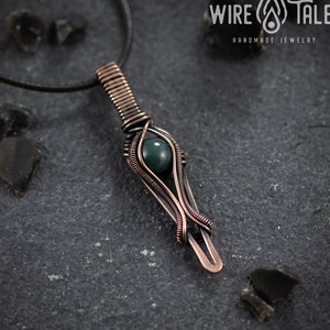 Draht gewickelter Anhänger, Moosachat Kristall Halskette, Weihnachtsgeschenke, Achtsamkeit Geschenk, Einzigartiges Geschenk für Frauen, Kupfer schmuck,