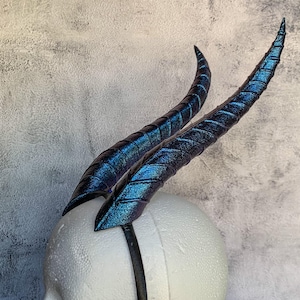 Large blue-purple colorshifting metallic cosplay horns with headband