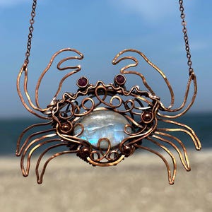 Signe du Cancer - Pendentif en fil de cuivre, pierre de lune arc-en-ciel et rubis - Collier en cristal - Pendentif crabe