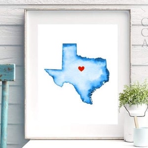 Custom Texas Map mit einem roten Herzen auf der Stadt Ihrer Wahl, von der Aquarellmalerei von Cheryl Casey