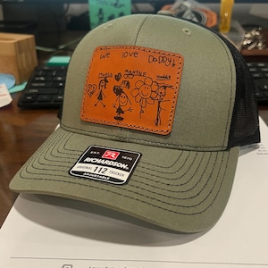 ¡Hecho en Alabama, EE. UU.! Gorra de camionero Richardson 112 con parche de cuero y dibujo artístico personalizado. Un regalo ideal para papá o abuelo.
