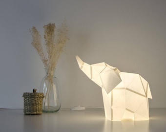 Baby Elephant - Lámpara de papel DIY (kit de artesanía en papel precortado)