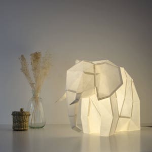 Großer Elefant - DIY Papierlampe ( fertig ausgeschnitten)