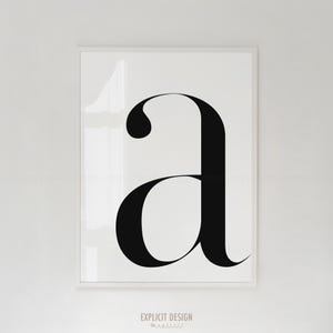 Litera A do druku, plakat monochromatyczny, czarno-biały wydruk inicjałów, prosta dekoracja stołu, wersja cyfrowa do pobrania, wyrazisty skandynawski znak ścienny.