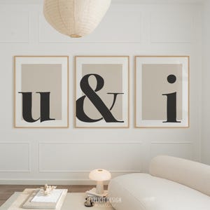 Conjunto de 3 letras em negrito para impressão u e i | Pôster Você e Eu | Arte de tipografia romântica | Galeria de quartos significativos bege | Artesanato moderno