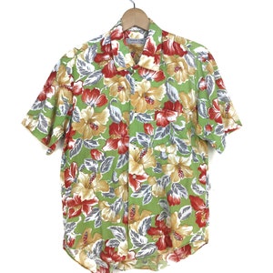 Vintage Japanese Brand Hibiscus Floral Hawaiian Shirt / Aloha Wear Shirt