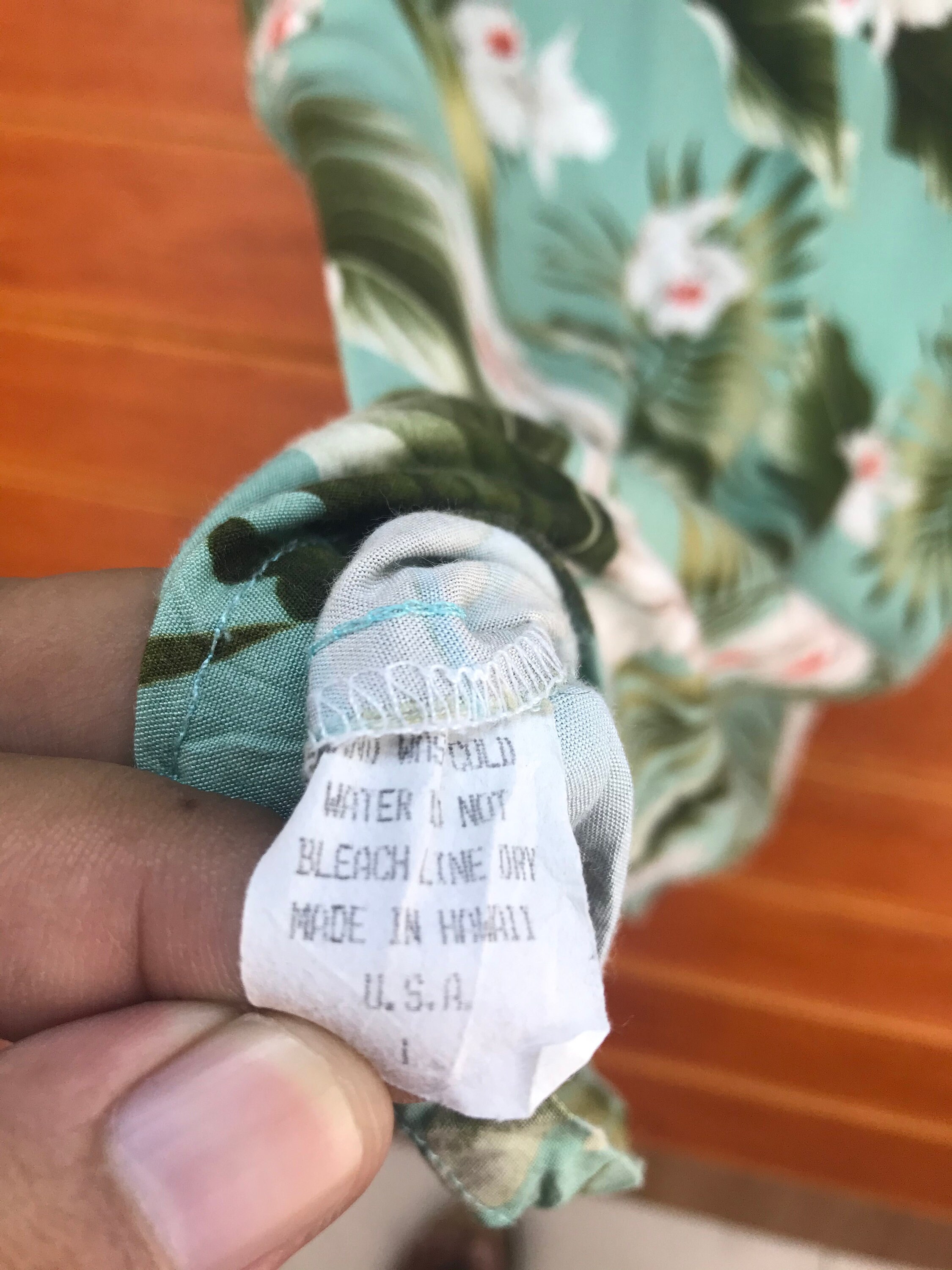 Vintage Paradise Bay Hawaiian Shirt: Floral Aloha Wear, Size