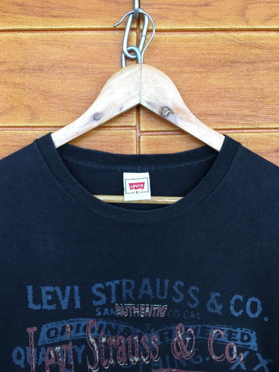 Levis t on sale shirt 90s