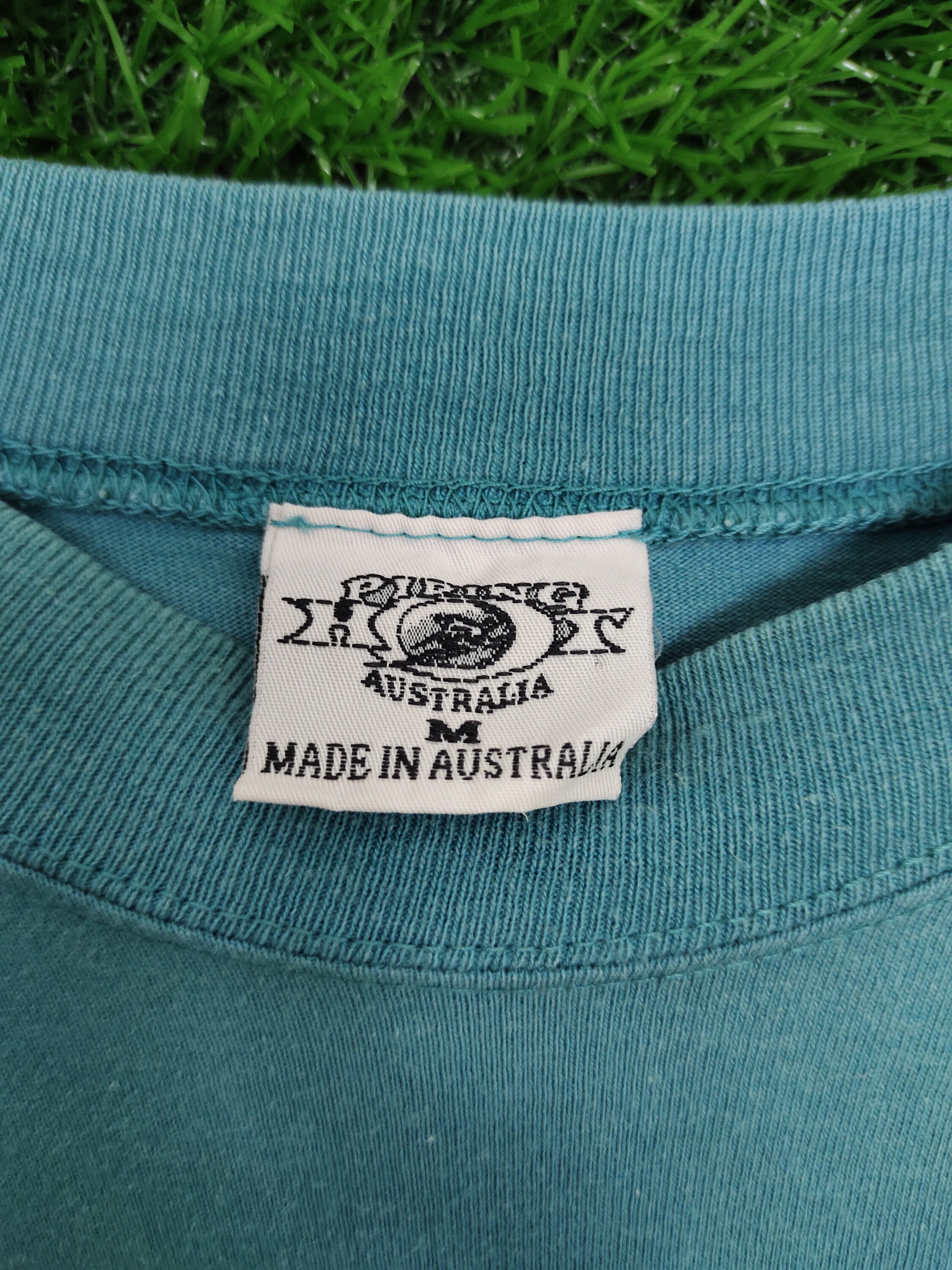 Vintage 90s Piping Hot Australia Surfing T-shirt - Oversized Fit 