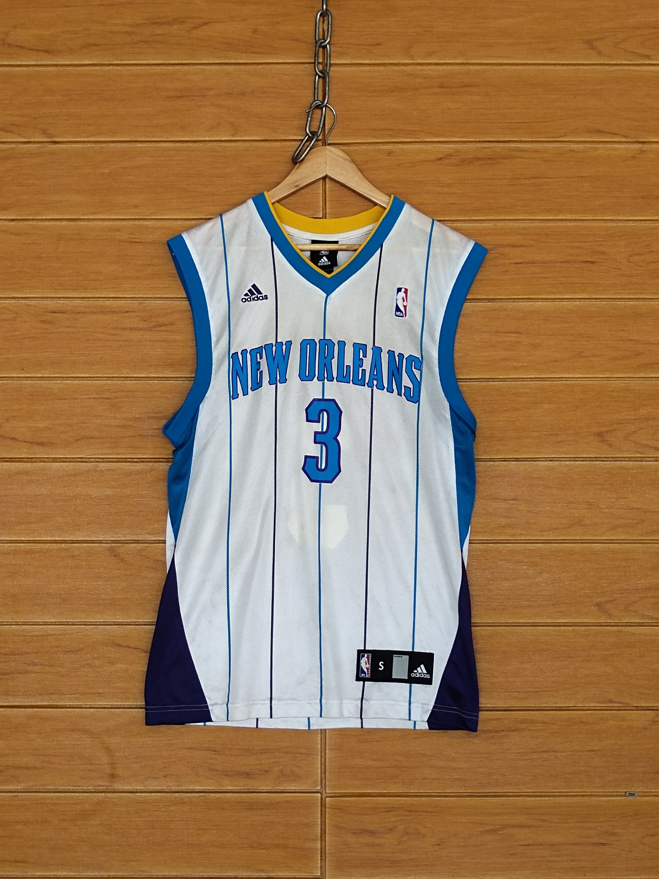 Looking for a chris paul throwback hornets jersey, in mens small