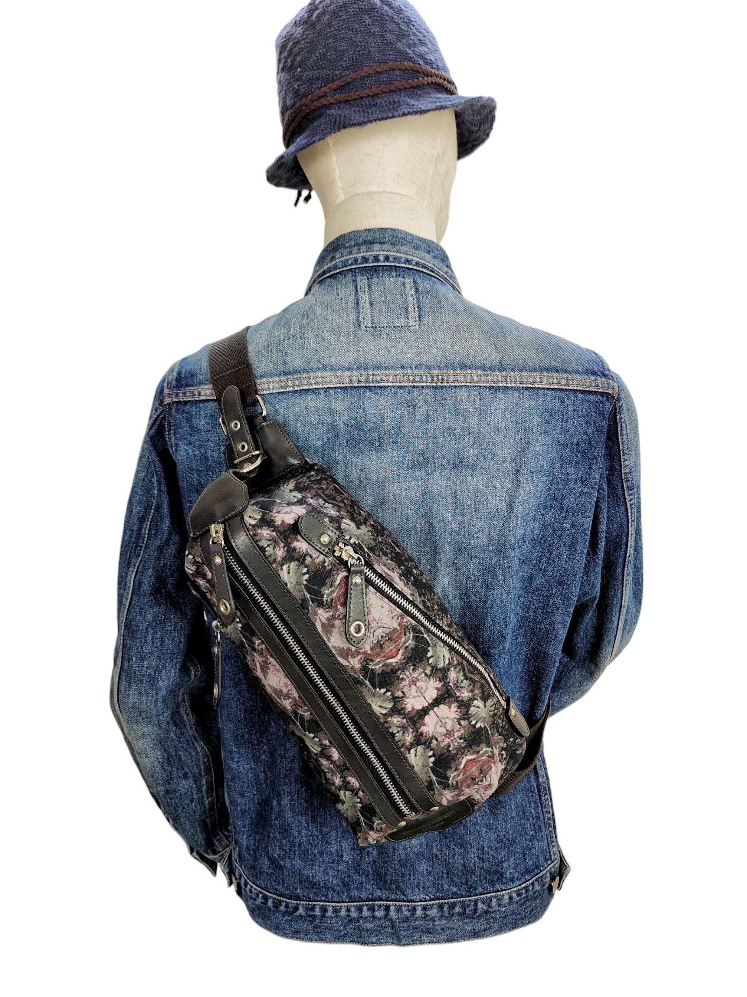 バッグ vintage KATHARINE HAMNET LONDON dr bag Vintage Katharine Hamnett London Fullprint Crossbody Bag