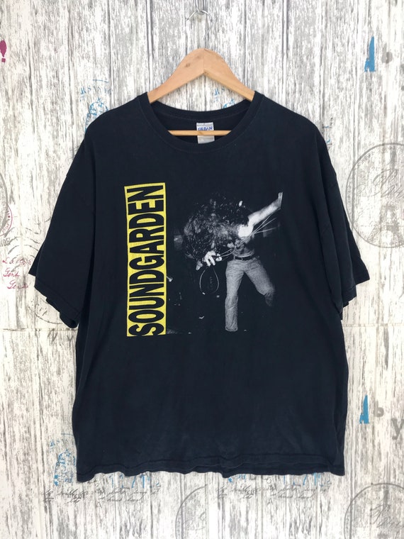 Vintage 2000s SOUNDGARDEN Band Shirt xl size Dinos