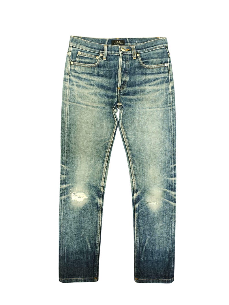 Puede incluir: Un juego de tres tazas de cer&aacute;mica con un acabado mate moteado. Las tazas son de color crema, gris claro y gris oscuro. Cada taza tiene un dise&ntilde;o simple y minimalista y un asa redondeada.