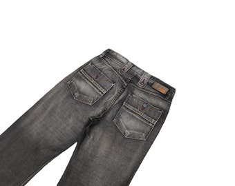 即決 DIESEL SHAZOR ディーゼル シャザー ジーンズ デニム 31インチ ウエスト84cm 濃紺 細身 メンズ インディゴ ボタンフライ ネイビー 即決 DIESEL SHAZOR ディーゼル シャザー W30 イタリア製 希少