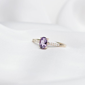 Oval Amethyst Ring with Tiny White Diamonds, 9K 14K 18K Gold Ring, Solid Gold Band, Violet Gemstone, February Birthstone, Gift for Woman