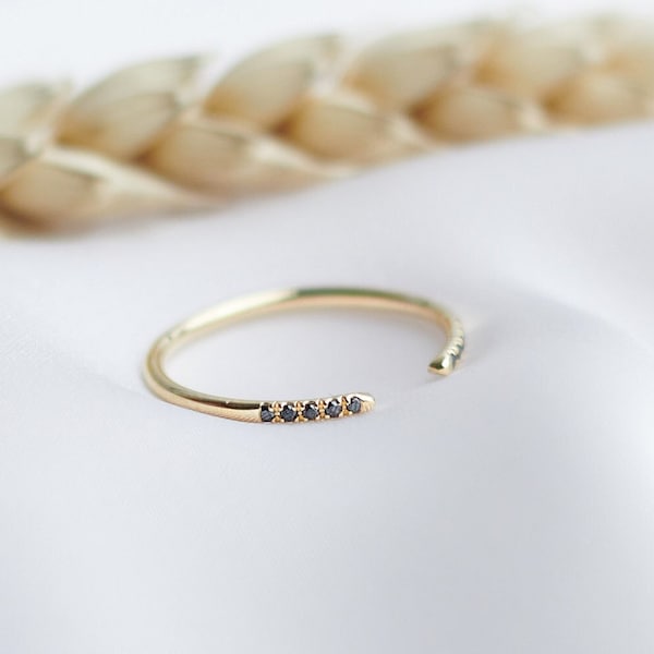 Round Band Ring with Black Diamonds, Gold Round Open Band, Elegant Birthday Gift for Her