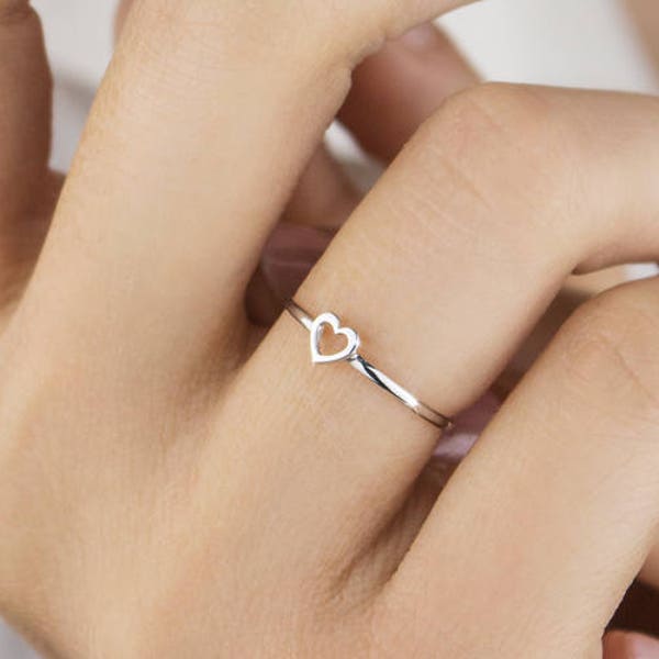 Piccolo anello cuore d'oro, cinturino con cornice a cuore in oro bianco, anello in oro bianco 9K 14K 18K, piccolo anello d'amore, regalo romantico per la ragazza, fascia sottile