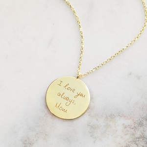 Colgante de oro escrito a mano, collar de oro de 9 quilates, 14 quilates y 18 quilates, dije de disco grabable por ambos lados, joyería personalizada, regalo de escritura a mano personalizado para ella