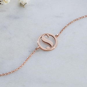 Delicado dije de monograma de oro, inicial hecha a medida, pulsera de oro macizo de 9 quilates, 14 quilates y 18 quilates, regalo personalizado para ella