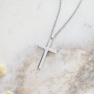 Petite croix en or, collier en or 9 carats 14 carats 18 carats, collier croix, breloque croix fine, bijoux croix minimale, croix en or massif, cadeau pour fille