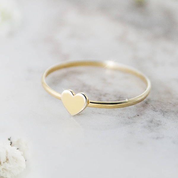 Piccolo anello cuore in oro massiccio, anello dell'amore, anello in oro 14K 14K 18 carati, oro giallo, anello minimo, regalo per lei, anelli impilabili, mini cuore delicato