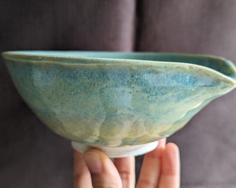 Handmade Ceramic Bowl with Spout, Tea Bowl 350ml - Turquoise Green on Smooth White Clay