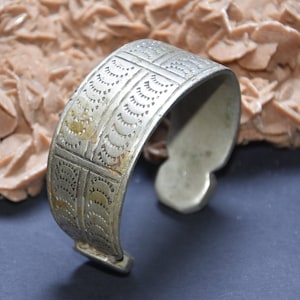 ethnic berber anklet antique , sahraoui anklet bracelet , vintage anklet
