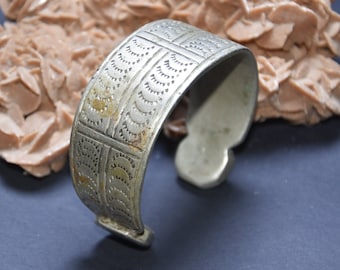 Vintage Berber Silver Anklet Bracelet: Ethnic Sahraoui Jewelry