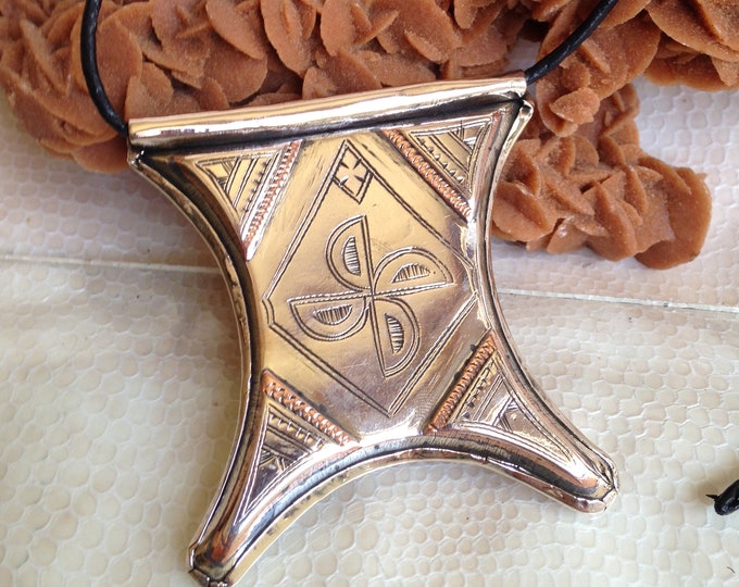 touareg talisman,ethnique collier,tribal necklace,bijoux touareg,berbère talisman,Touareg argent tribu nomade plaque collier cuivre talisman
