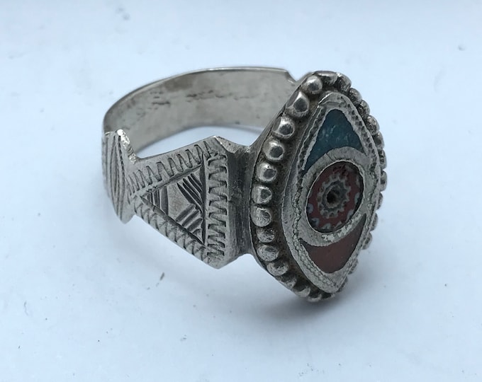 Ancienne bague en argent berbère avec Pierre Goulimin du Maroc, berbère bague, bijoux berbère, anneau tribal ethnique chevron beads