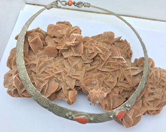 berber jonc necklace with corail, antique silver necklace and corail