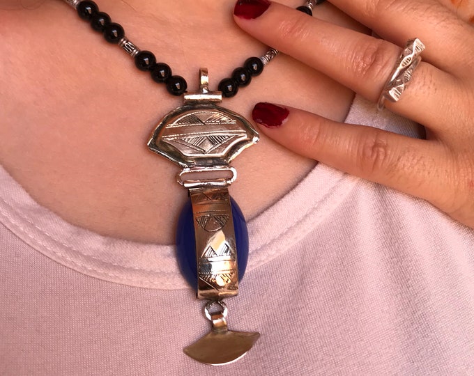 Tuareg necklace with bleu agat onyx ,ethnic tuareg necklace ,tuareg bleu necklace