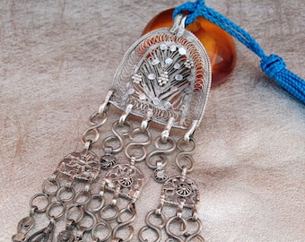 Pendentif berbère en argent,Pendentif amulette berbère,bijoux marocain,bijoux berbères,collier pompon,collier d’été,pendentif ethnique
