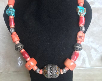 Collier marocain berbère avec perles de corail et argent bead ,ethnique collier argent ,vilntage collier