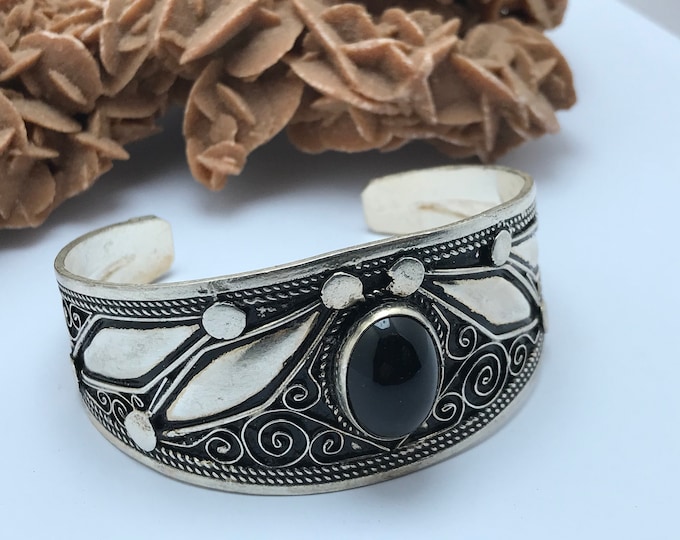 manchette bracelet argent  avec 1 pierre onyx noir solide bracelet argent marocain, filigrane manchette fait a main