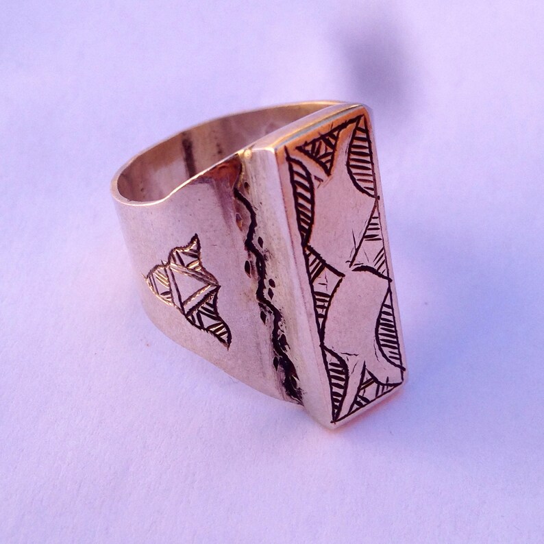 Bague Ancienne Berbère En Argent 925 Et Corail - Taille 51 - Occasion