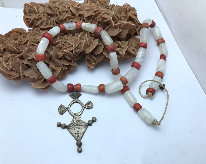 Collier berbère corail,collier de pierre natural berbère, collier corail et croix du sud,argent berbère,des bijoux ethnique,collier africain