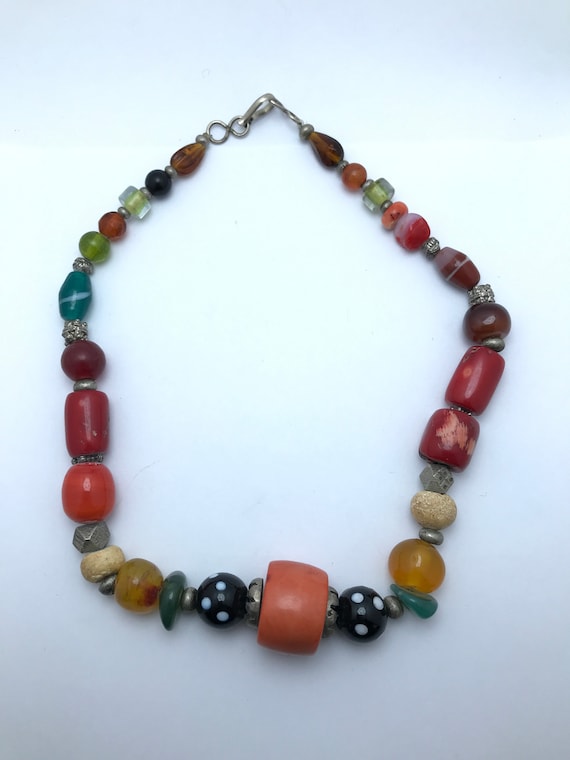 collier berbere avec ancienne perle et corail ,et… - image 3