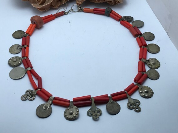 Collier Berbere Original Collier De Corail Pieces De Monnaie Etsy Collier Berbere Original Collier De Corail Pieces De Monnaie Etsy
