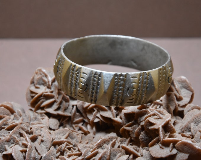 Bijoux marocain, Sahara/Touareg argent ancien bracelet bangle , ethnic bracelet Berber