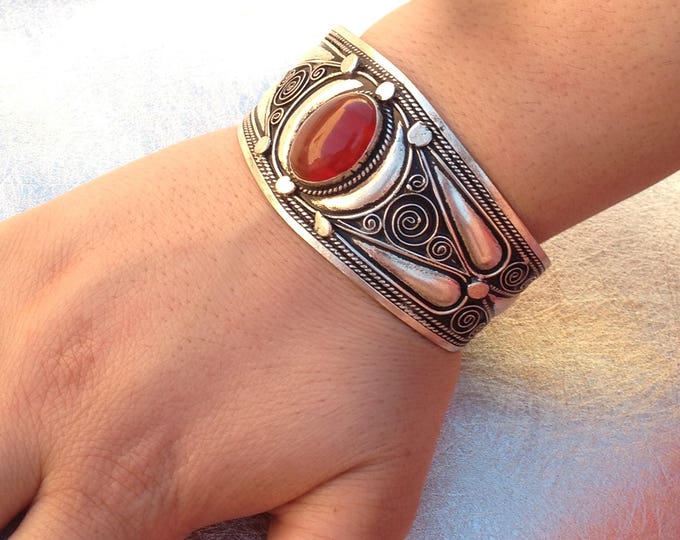 Bracelet berbere argent fait par main des artisans de tiznit maroc